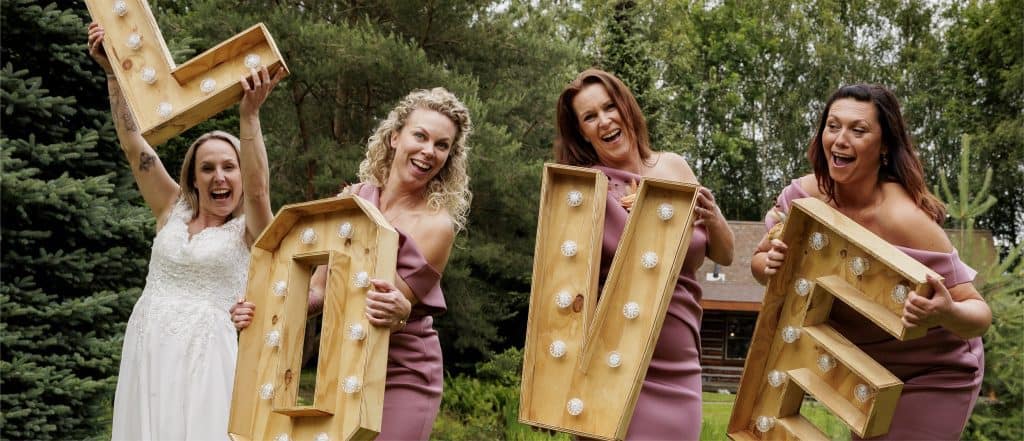 Opgetilde letters L.O.V.E.